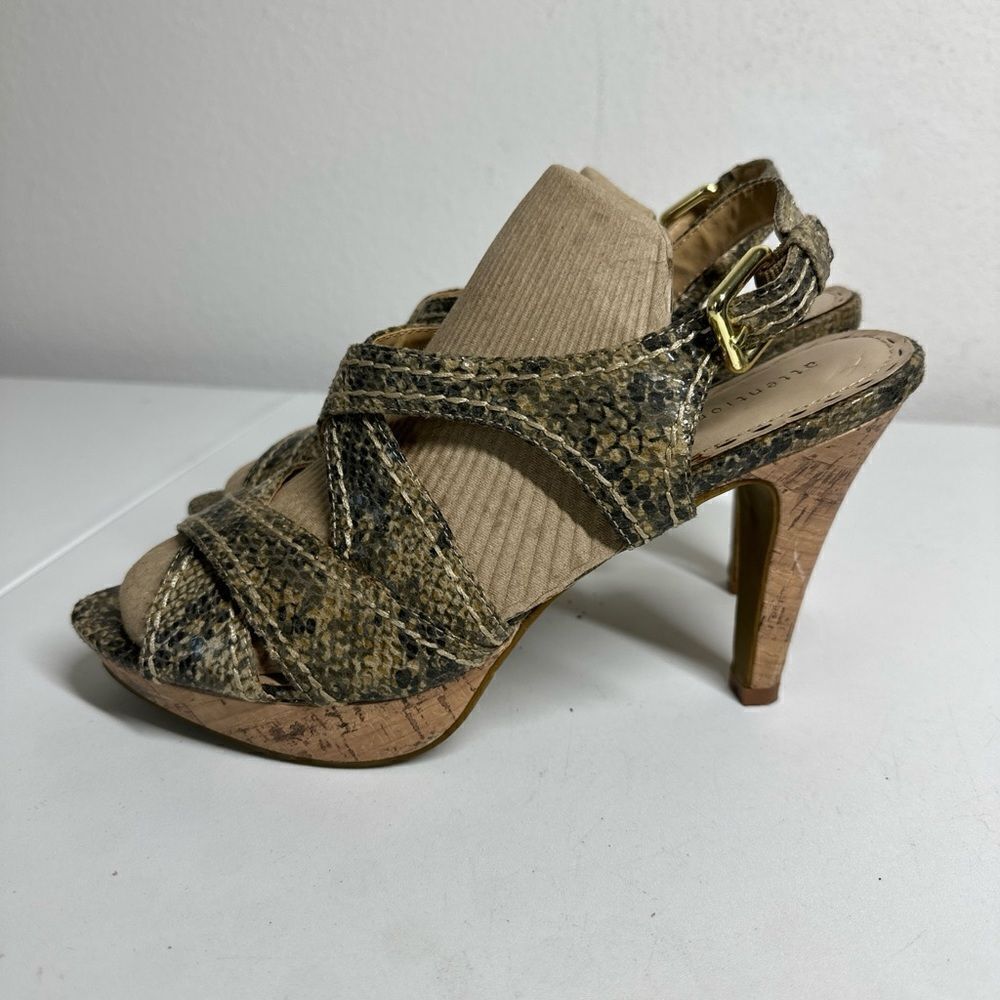 Attention Reptile Snakeskin Pattern Womens Sz 10 Open Toe Heels See Description